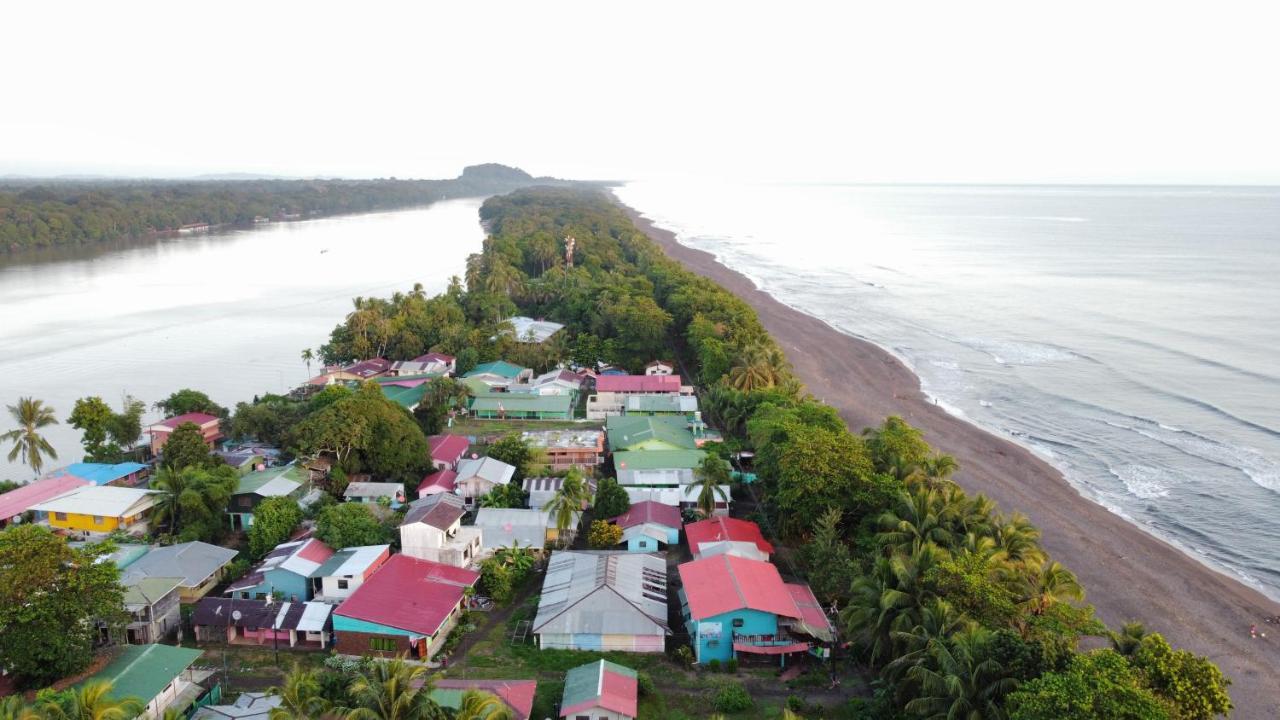 Hostel Tortuguero 7Backpackers Екстер'єр фото