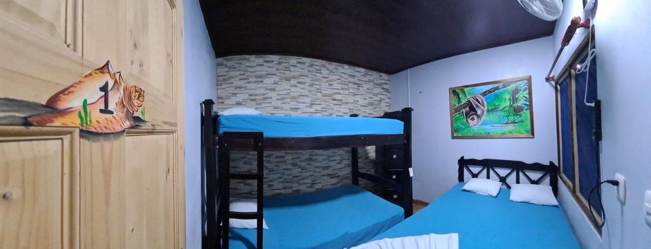 Hostel Tortuguero 7Backpackers Екстер'єр фото