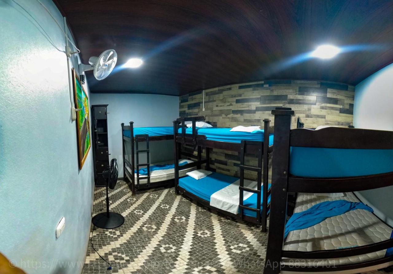 Hostel Tortuguero 7Backpackers Екстер'єр фото