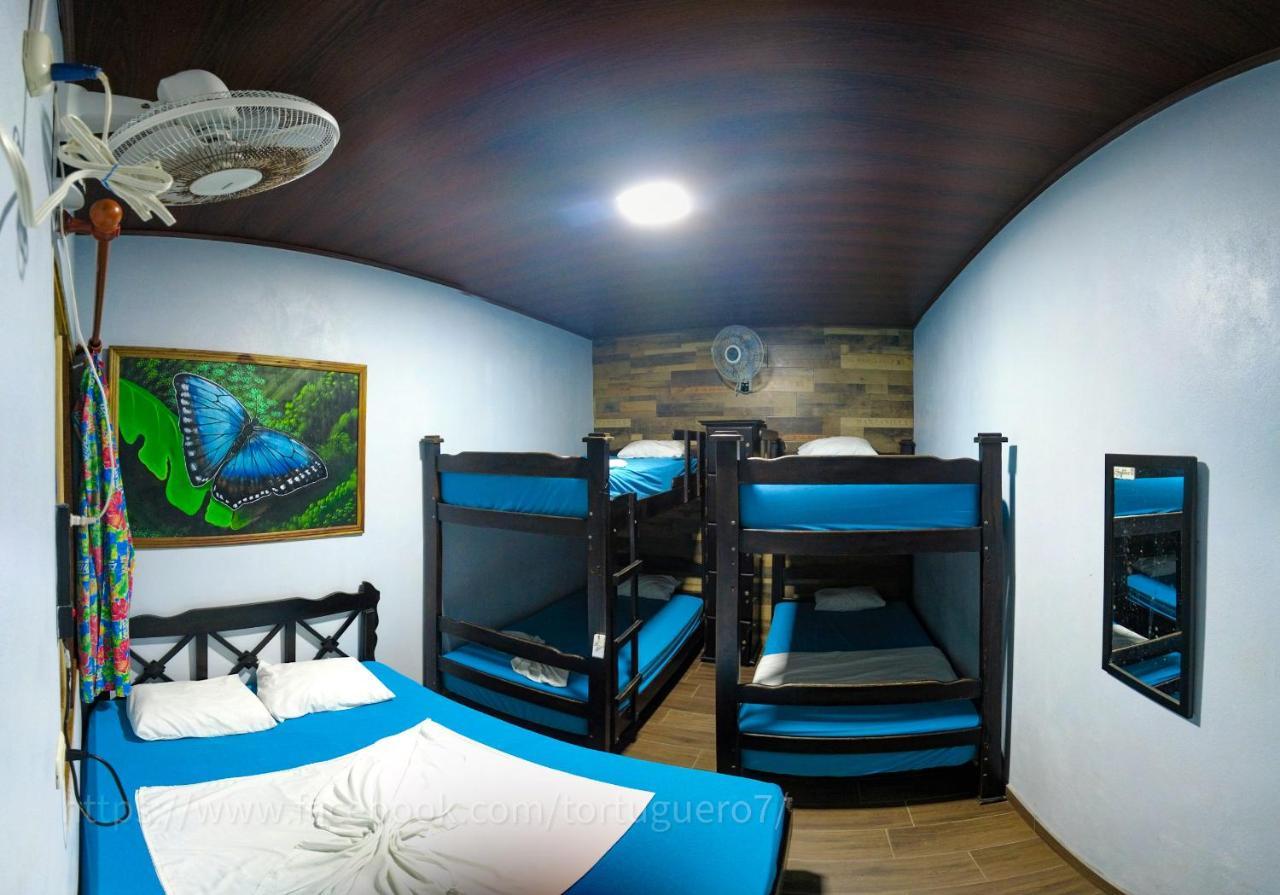 Hostel Tortuguero 7Backpackers Екстер'єр фото
