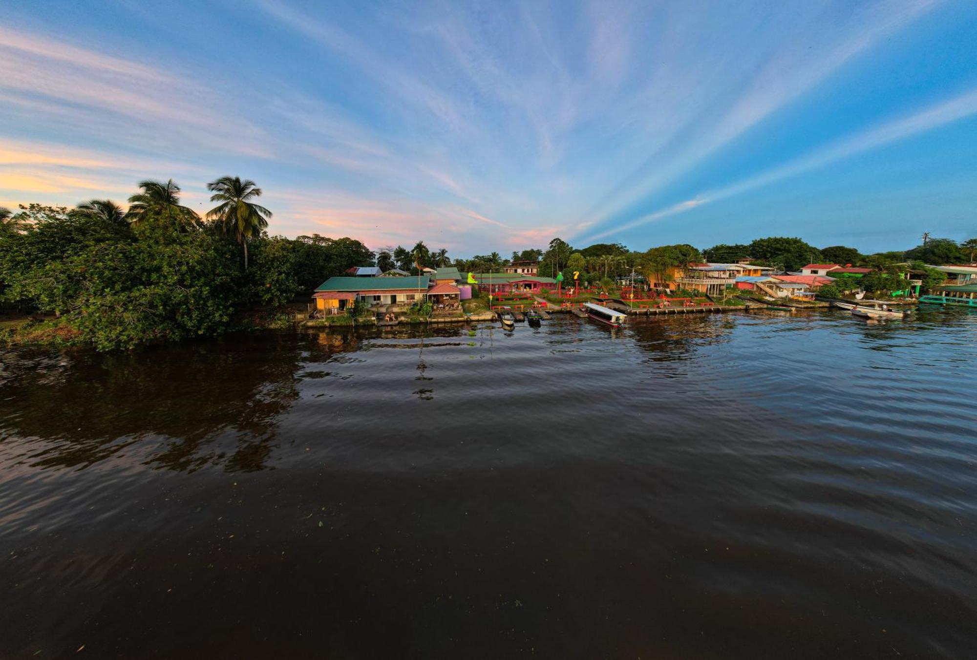 Hostel Tortuguero 7Backpackers Екстер'єр фото