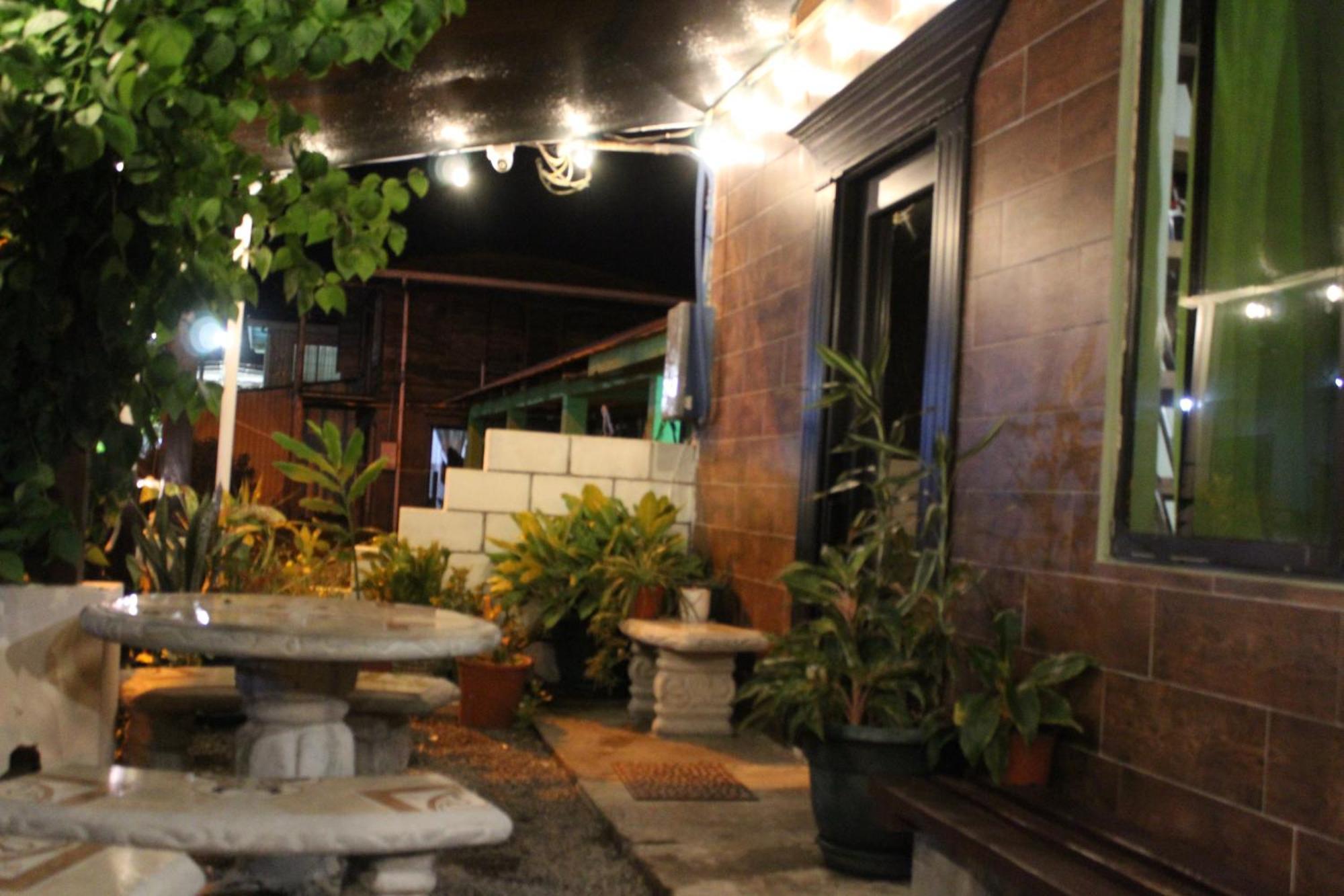 Hostel Tortuguero 7Backpackers Екстер'єр фото