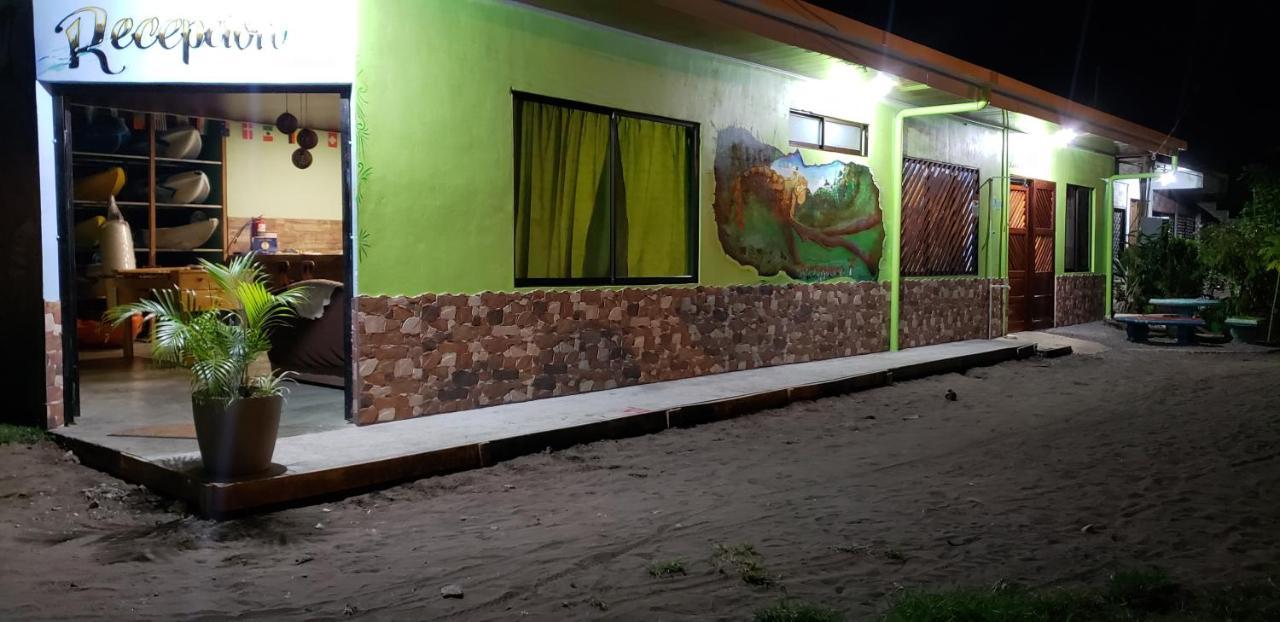 Hostel Tortuguero 7Backpackers Екстер'єр фото